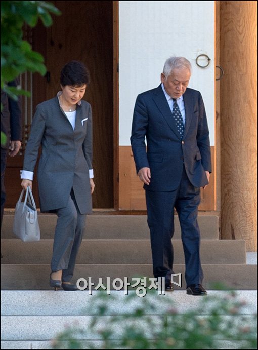 [포토]3자회담 마친 박근혜 대통령, 김한길 민주당 대표