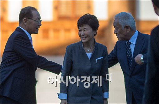 [포토]'박근혜 대통령등 뒤에서'