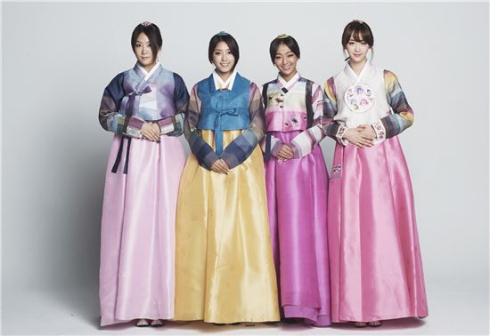 씨스타 한복 인사, "행복 가득한 명절 되세요!"