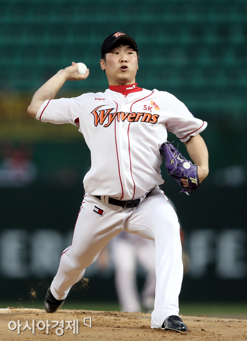 [포토] 역투하는 SK 백인식