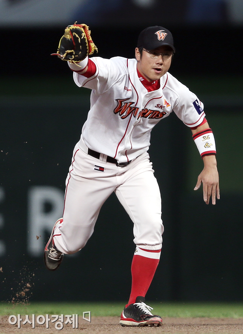 [포토] 박정권 '내가 직접 처리할래'