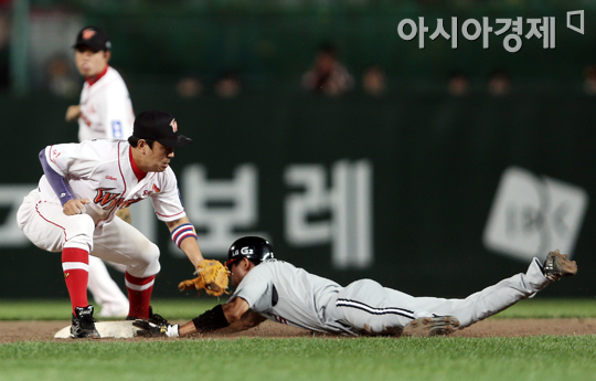 [포토] 김용의 '도루 성공~'