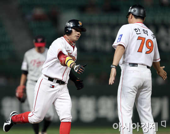 [포토] 박재상 '역전 투런홈런!'
