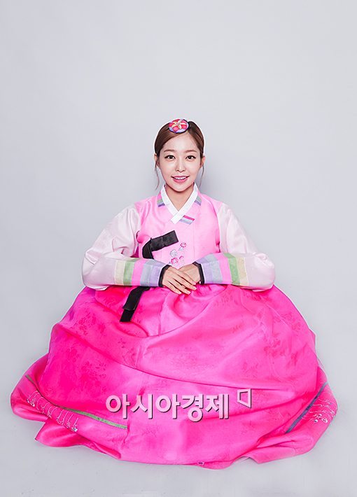 [포토]김가은, 청순미 넘치는 분홍빛 한복 자태