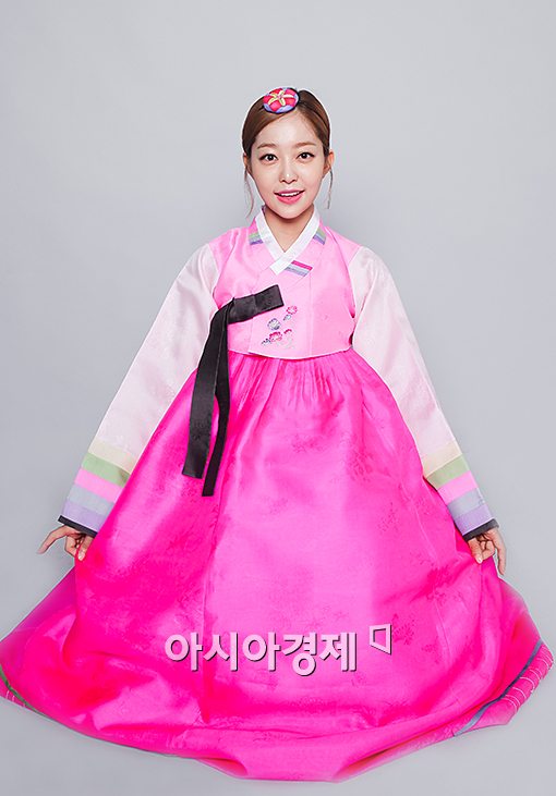 [포토]김가은, 분홍빛 한복 입고 '곱네 고와~'
