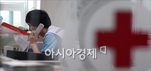 말라리아·매독에 감염된지도 모르고…그대로 수혈 