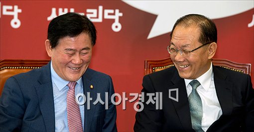 [포토]활짝 웃는 황우여·최경환