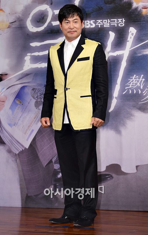 [포토]이한위, 오늘 베스트드레서는 바로 나!