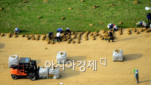 [포토]가을을 맞이하는 손길