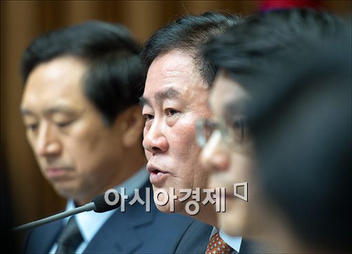 [포토]모두 발언하는 최경환 원내대표