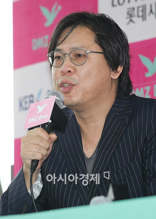 [포토]박찬경 감독 "DMZ 개막작 '만신' 기대하세요"