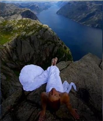 (출처:  www.onedressonewoman.com)