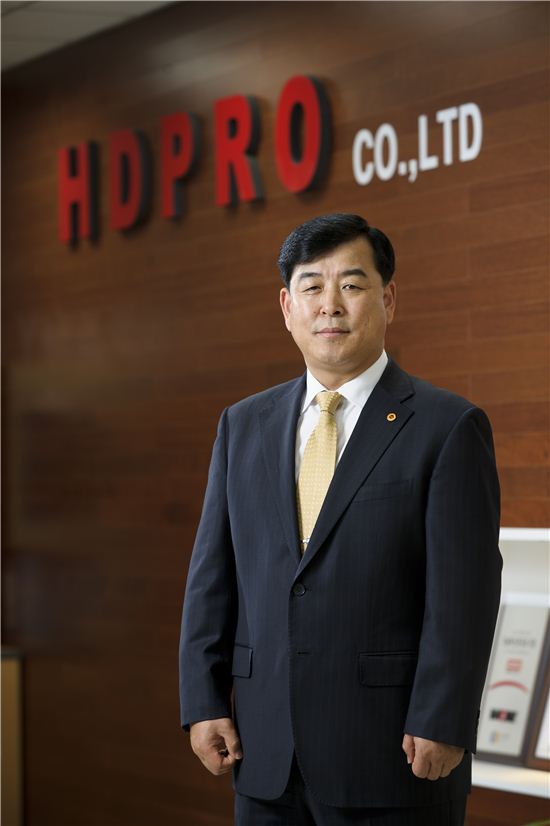 지분 팔아 큰 돈 벌었지만…회사와 '남'된 오너 