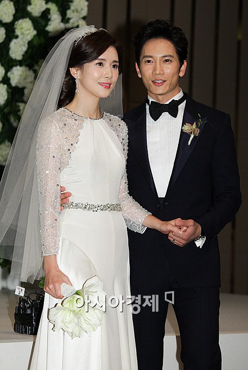 [포토]지성-이보영 '행복하게 살겠습니다'