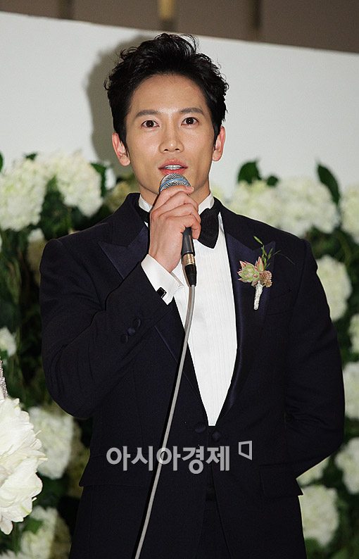 '결혼' 지성 "어제 밤부터 설렜다…아내 애칭은 공주님"