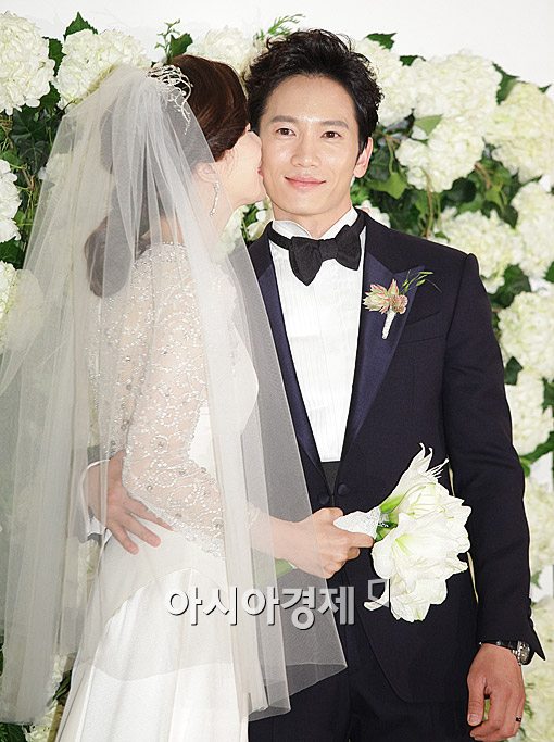 [포토]지성, 이보영 볼 키스에 '광대승천'