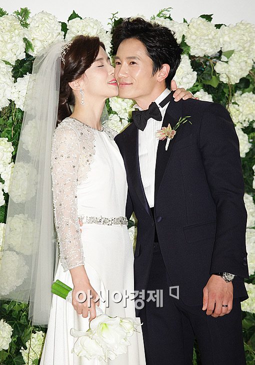 [포토]지성-이보영 '아름다운 신랑신부'