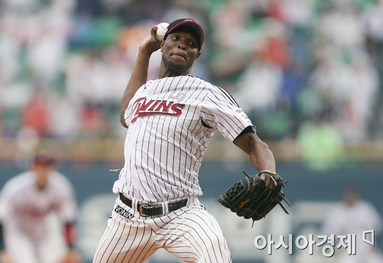 [포토] 역투하는 LG 리즈