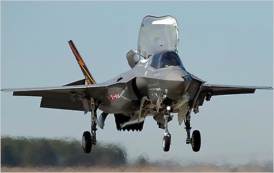 고가의 F-22를 보완하기 위해 미국이 생산중인 F-35 JSF 