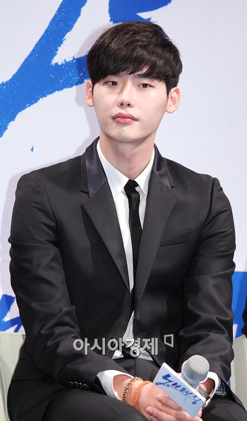 [포토]이종석, 여배우 위협하는 '백옥피부'