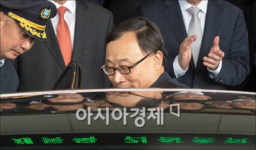 [포토]검찰 떠나는 채동욱 총장
