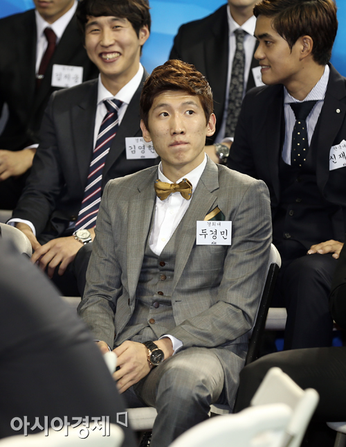 [포토] 경희대 두경민 '멋지게 차려입고 왔어요'