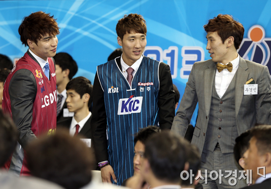 [포토] 경희대 3인방 '전체 1,2,3 순위로 프로행!' 