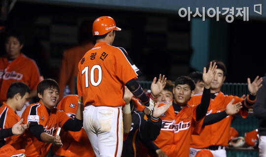 [포토] 동점 만드는 송광민 '고춧가루 팍팍'