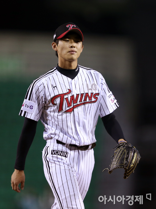 [포토] 임정우 '3회에 강판당하네요'