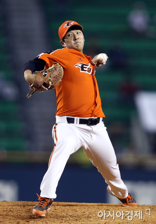 [포토] 역투하는 한화 김용주