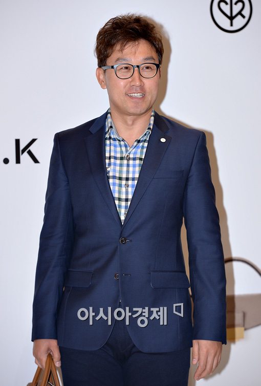 [포토]김현욱, 오늘의 컬러는 '블루'