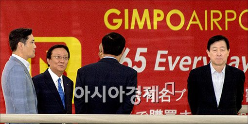 [포토]"회장님 언제 오시나"
