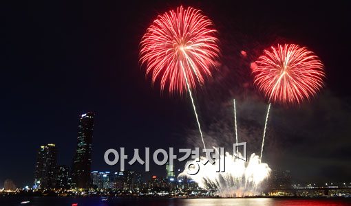 [르포]불꽃은 터졌는데…시민의식은 여전히 '불발'