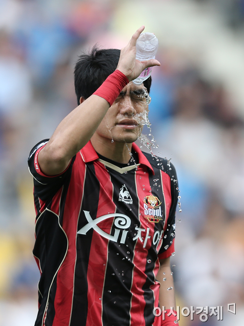 [포토] 김주영 '피부에 양보하세요'