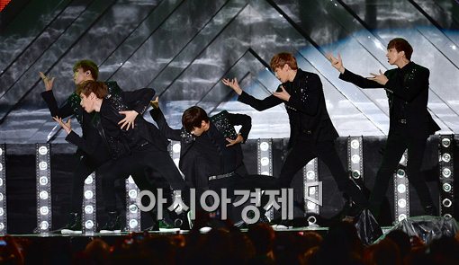 [포토]빅스 '강렬한 퍼포먼스'