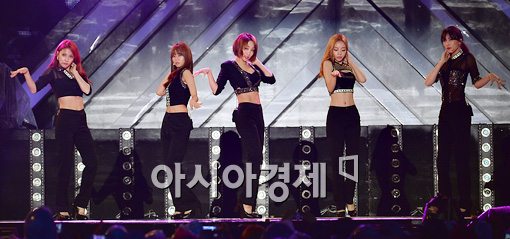[포토]카라, 멀리서도 빛나는 미모~