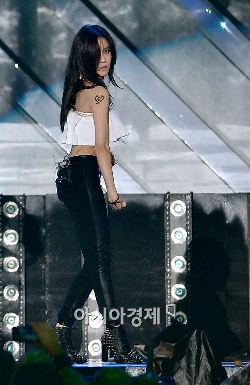 [포토]'티아라' 효민, 어깨에 타투가?