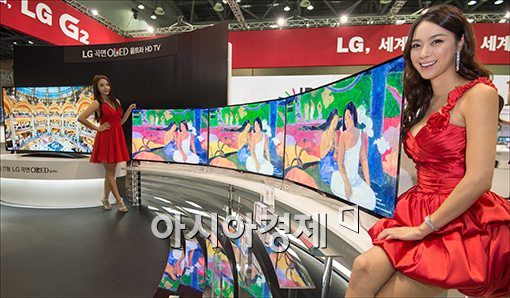 [포토]LG전자, 세계 최대 곡면 OLED TV