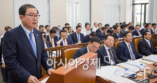 [포토]업무보고하는 이성한 경찰청장