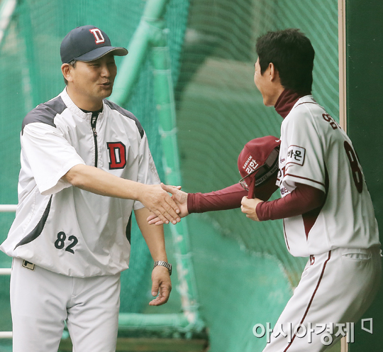 [포토] 김진욱 감독 '멋진 경기 펼쳐봅시다'