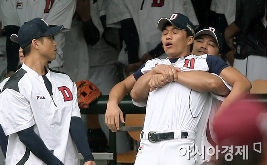[포토] 이종욱 '기습 백허그라니'