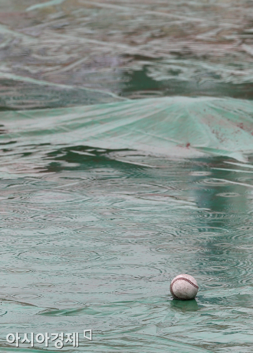[포토] 비 내리는 목동 야구장
