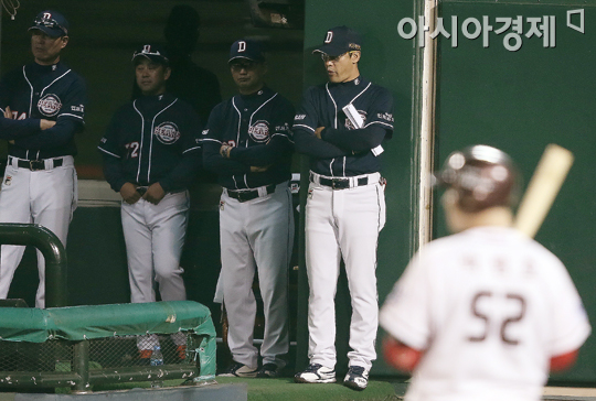 [포토] 김진욱 감독 '박병호, 피할 수 밖에 없어'