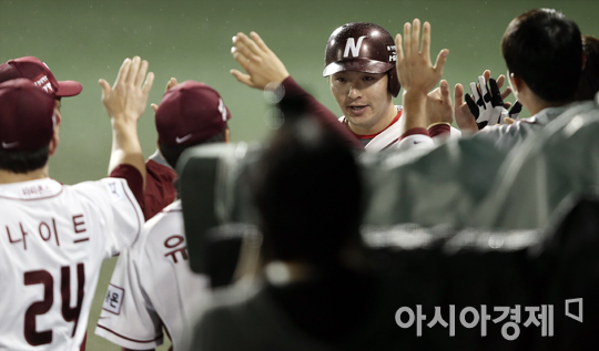 [포토] 박병호 '다시 앞서나가자'