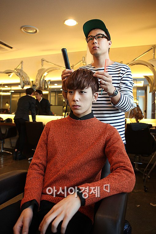 [포토]마이네임 채진, 샾에서 꽃단장~(스타24시)