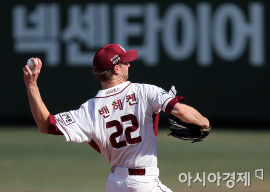 [포토] 밴 헤켄 역투