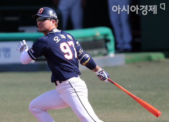 [포토] 오재원 '원하는 곳으로 때리기 쉽지 않네'