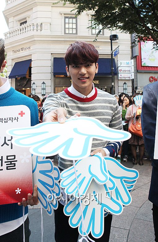 [포토]마이네임 인수, '좋은일 함께해요'(스타24시)