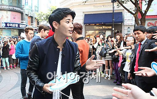 [포토]마이네임 세용, '헌혈 꼭 하실거죠?'(스타24시)