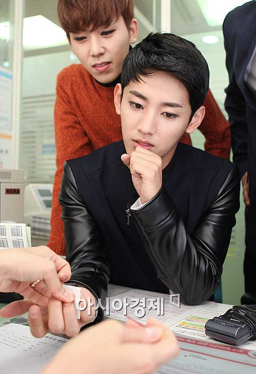 [포토]마이네임 세용, '문진검사 너무 신기해'(스타24시)
